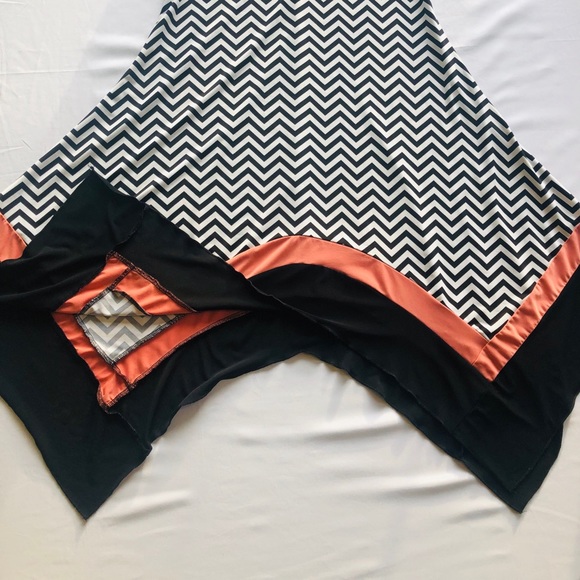 Dress - Picture 2 of 6